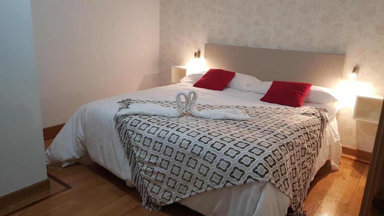 Apartamentos Shalom Ribadeo Kültér fotó